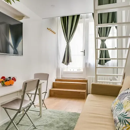 Charming Duplex With Terrace In 파리
