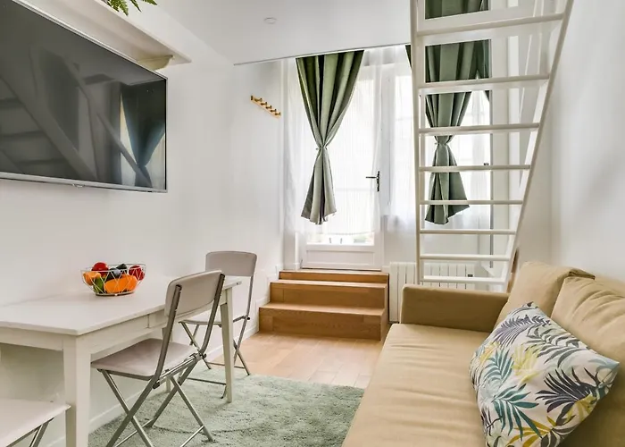 Charming Duplex With Terrace In Parijs