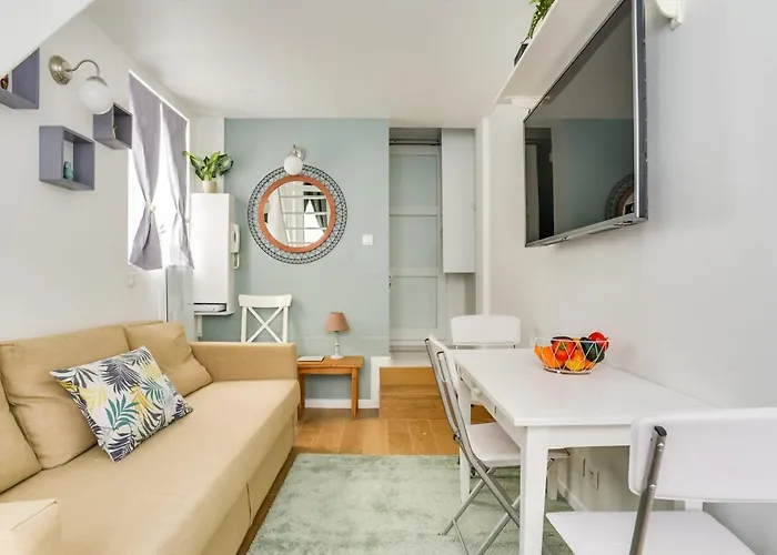 Appartement Charming Duplex With Terrace In Parijs